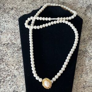 Elegant Pearl Necklace with Gold Accent